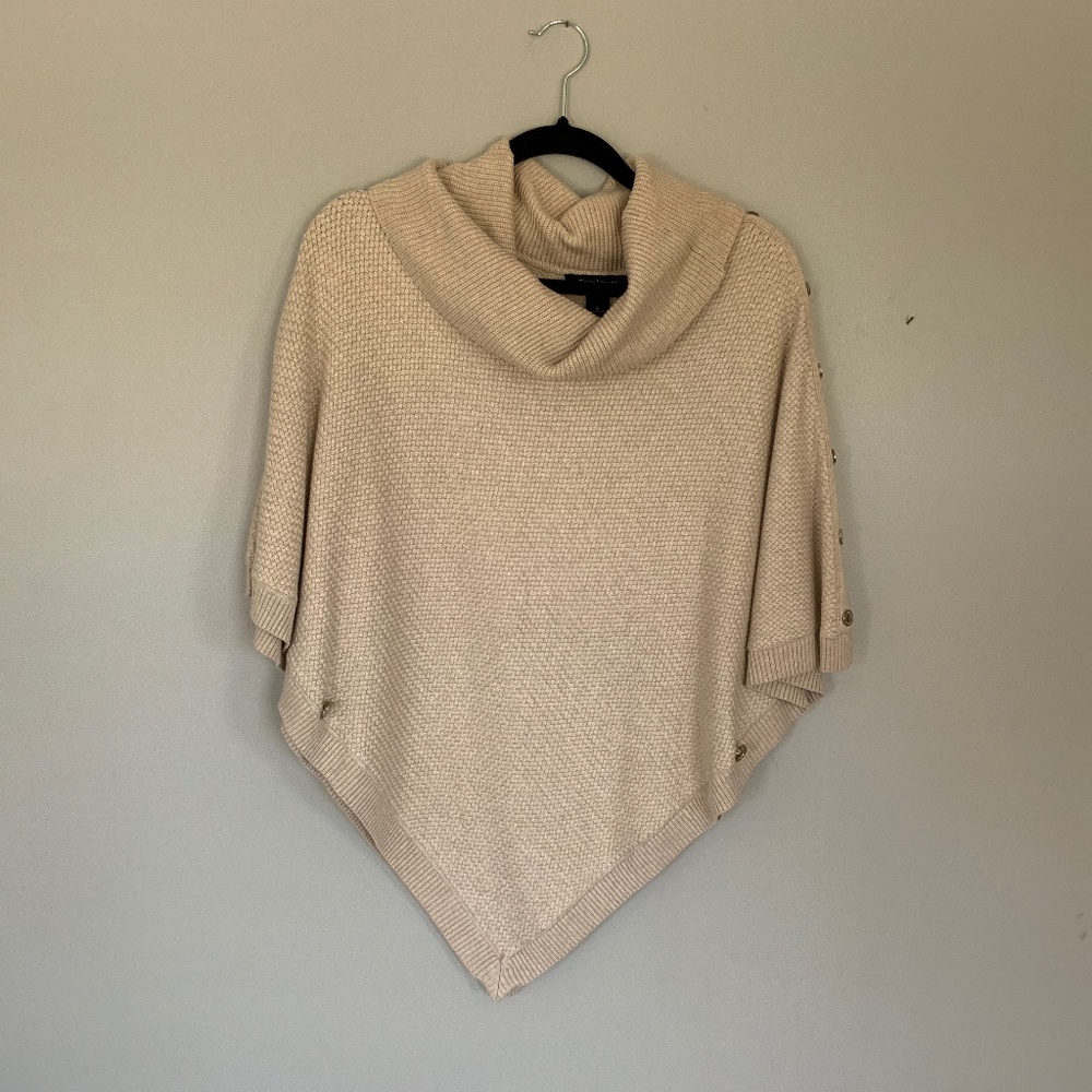White House Black Market beige size S poncho